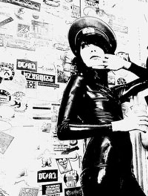 キノコホテル支配人マリアンヌ東雲の スナック東雲 新宿店 演劇のチケット ローチケ ローソンチケット