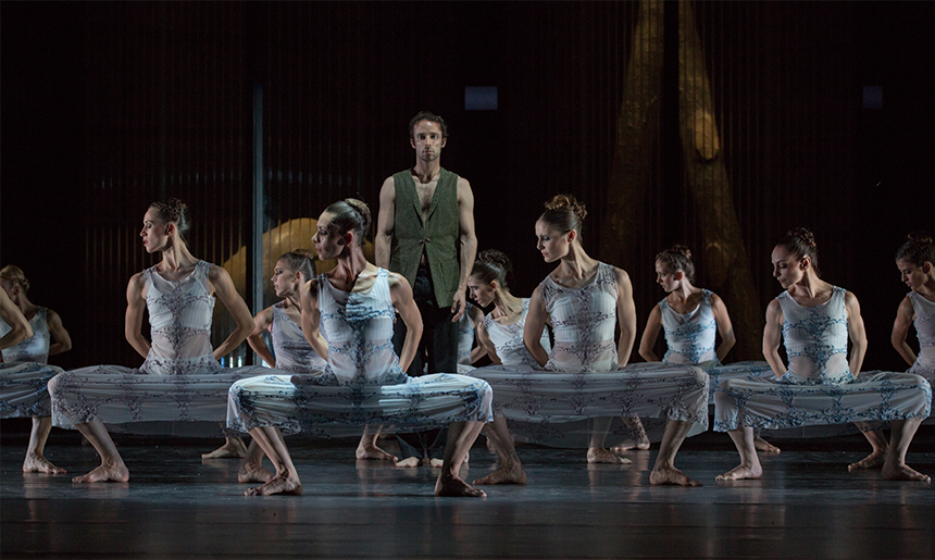 バレエ・アム・ライン「白鳥の湖」