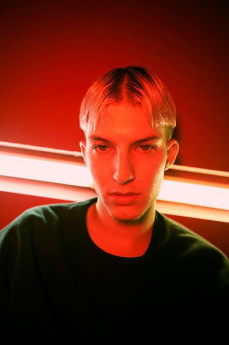 Gus Dapperton(ガス・ダパートン)