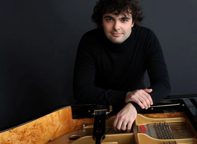 �}���e�B���K���V�A�K���V�A