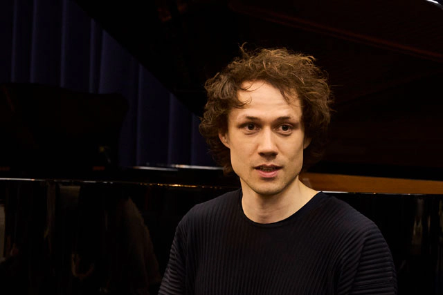 【記者会見&公開リハーサル レポート】指揮者オスカー・ヨッケル｜東京二期会オペラ劇場『ルル』