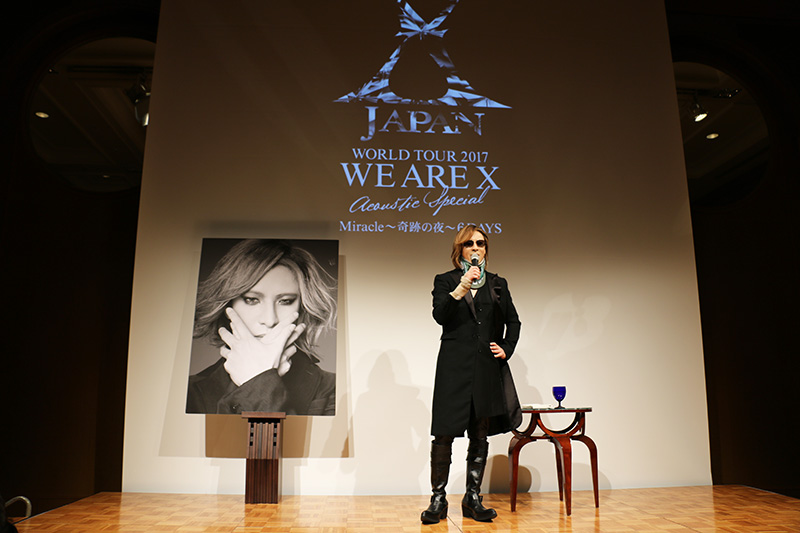 ヘドバンは健康に悪い Yoshiki 術後初の緊急記者会見 邦楽 K Pop