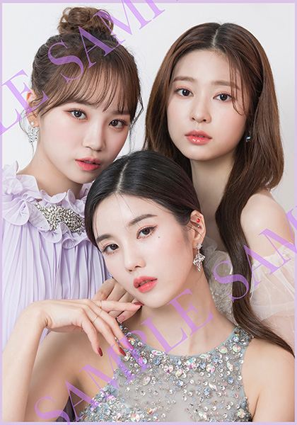 IZ*ONE 初の日本オリジナル写真集『IZ*ONE SPECIAL SURPR*IZ