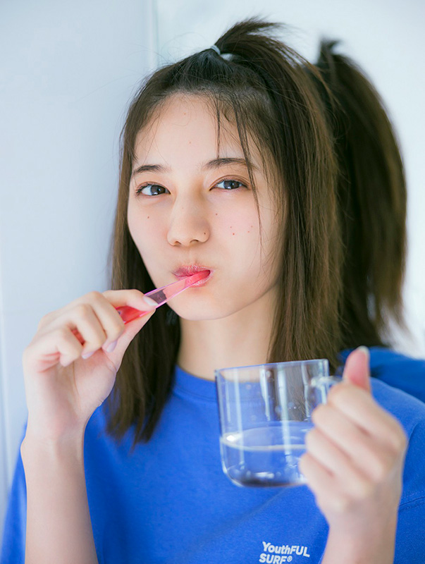 小坂菜緒 サイン入り HMVポストカード Amazon.co.jp: 日向坂46 小坂菜緒 サイン入り ポストカード