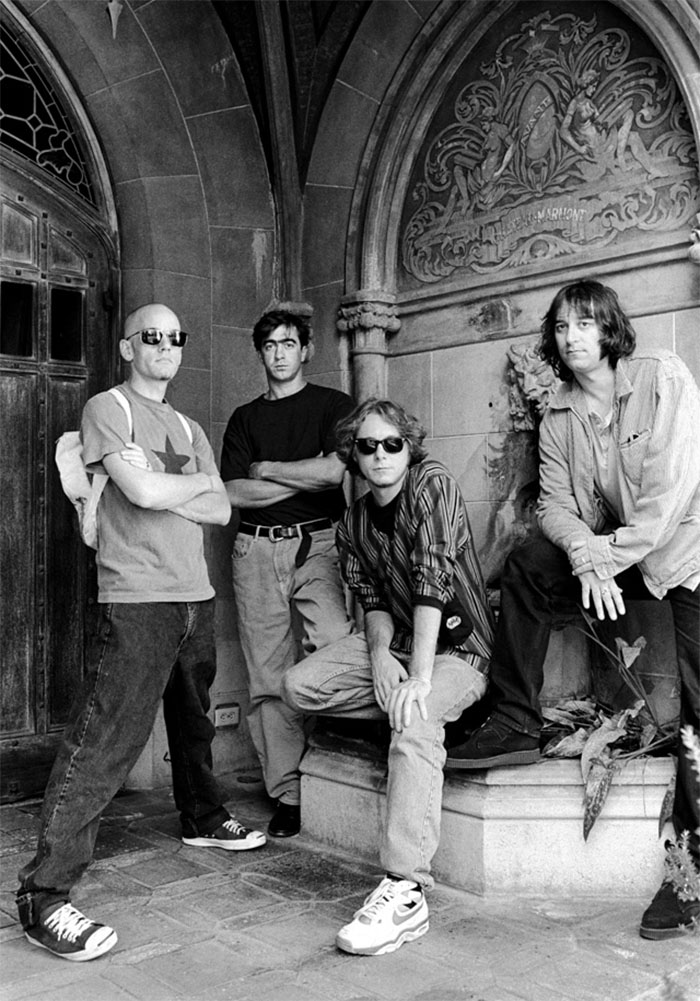 R.E.M.1994年の大ヒットアルバム『Monster』が発売25周年記念5CDデラックス盤で登場|ロック