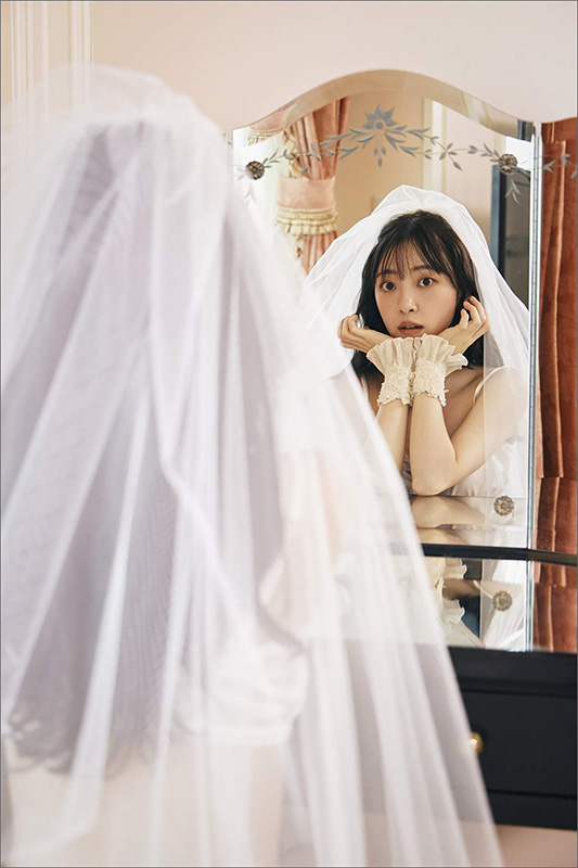 乃木坂46 生写真 堀未央奈 堀未央奈、セカンド写真集タイトル＆表紙決定 23歳らしい大人っぽい