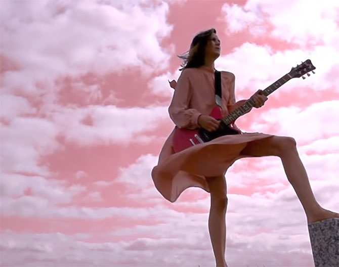 ジュリアナ・ハットフィールド 最新アルバム『Blood』 US