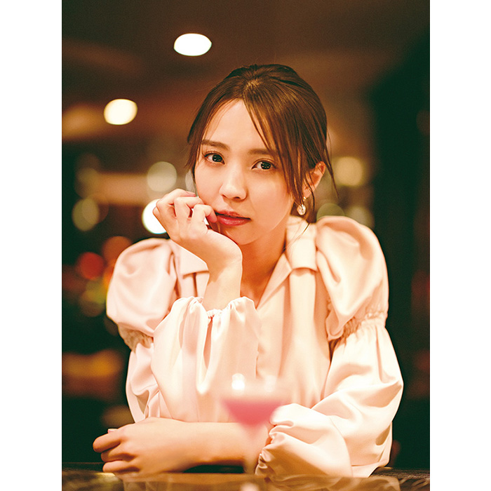 小林由依 2nd写真集 『意外性』 アザーカット 小林由依（櫻坂46）2nd写真集『意外性』10月4日発売《@Loppi