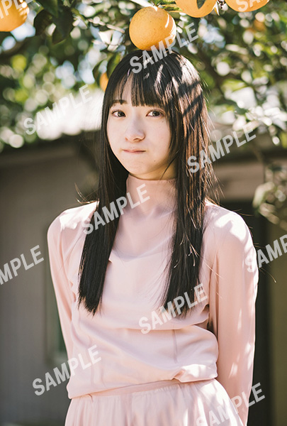 HMV&BOOKS online限定特典：宮地すみれ（日向坂46）ポストカード》blt