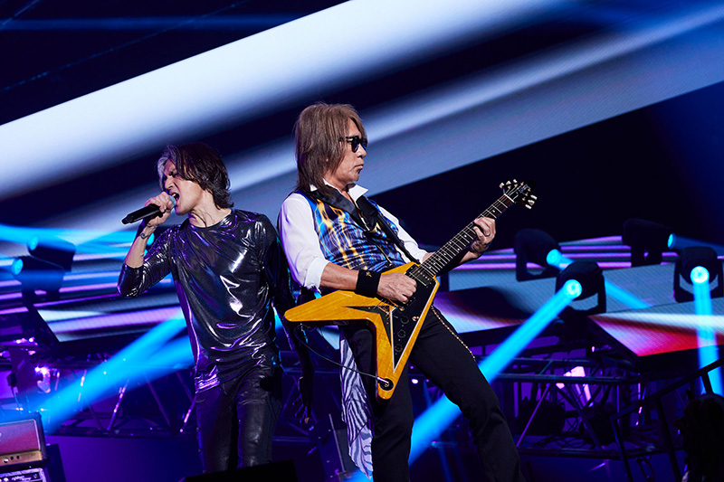 B'z DVD & ブルーレイ 『B'z LIVE-GYM 2022 -Highway X-』6/14発売 