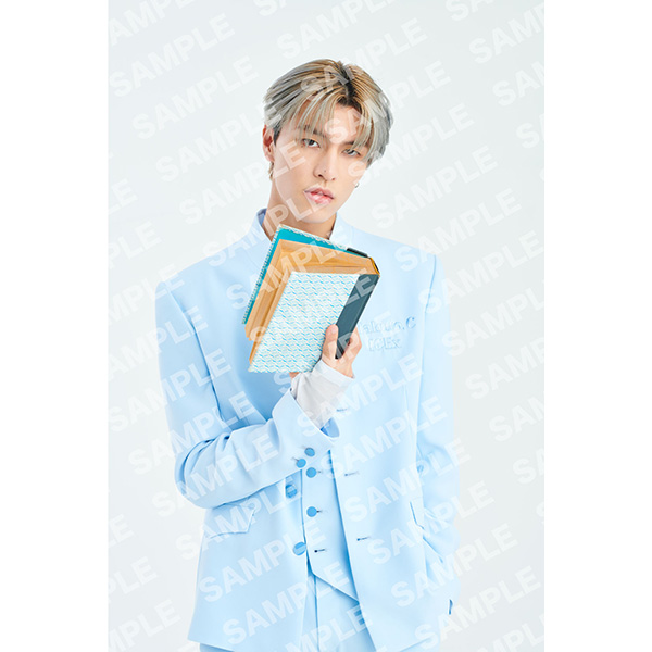 ICEx 1st写真集『ICEx Photobook ICEx in BOOK』2024年1月6日発売《HMV