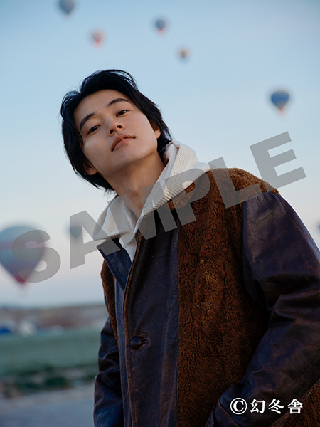 山崎賢人15周年記念写真集「15/30」 : 山崎賢人 | HMV&BOOKS online