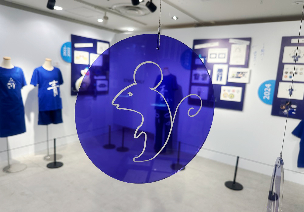 雨宮天 アーティストデビュー10周年記念「青い人展 2025」レポート|