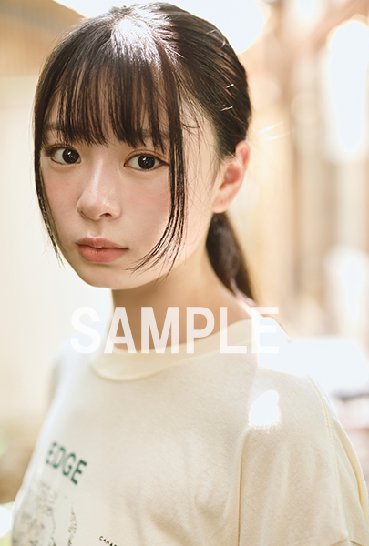 HMV&BOOKS online限定特典：稲熊ひな（櫻坂46）ポストカード》BUBKA