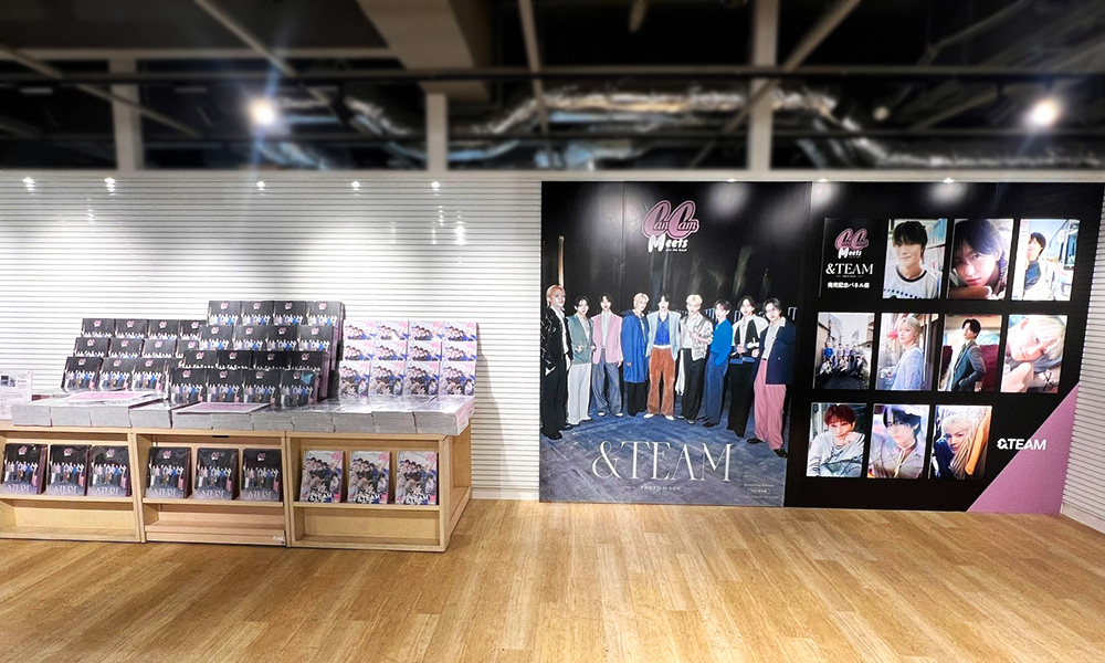CanCam Meets 『&TEAM フォトムック』発売記念パネル展｜ HMV店舗レポート|