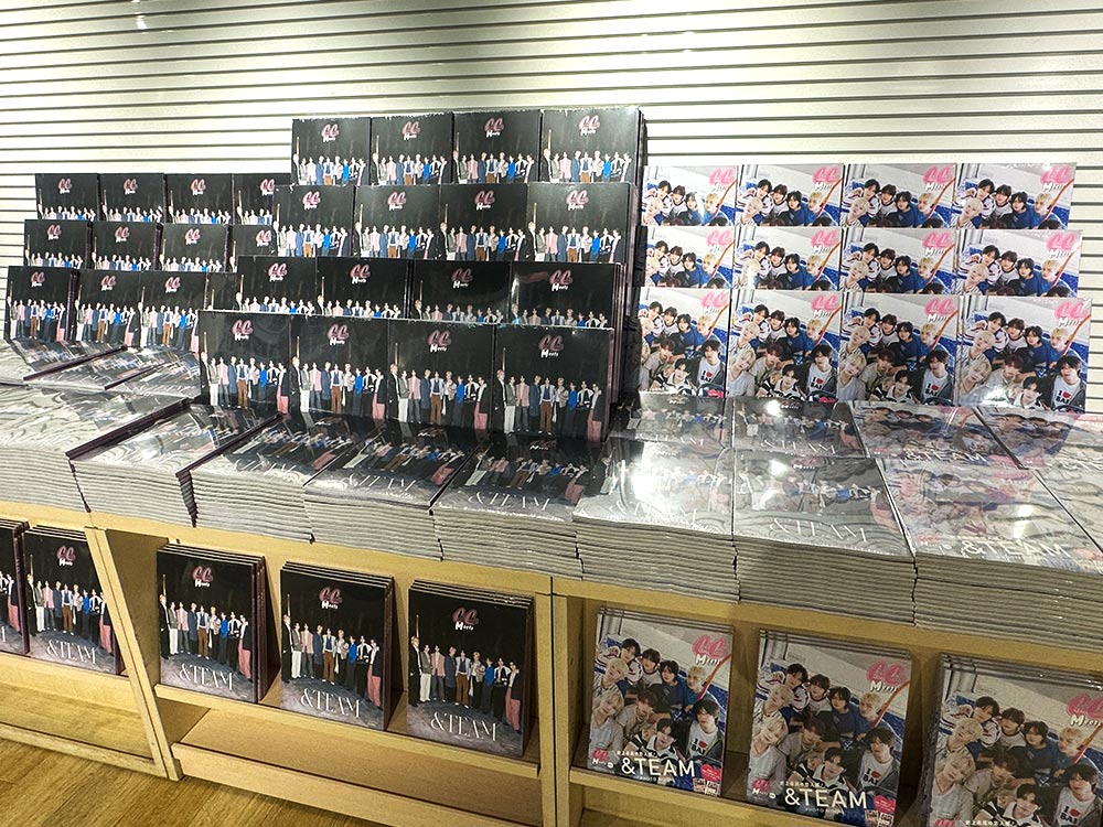CanCam Meets 『&TEAM フォトムック』発売記念パネル展｜ HMV店舗レポート|