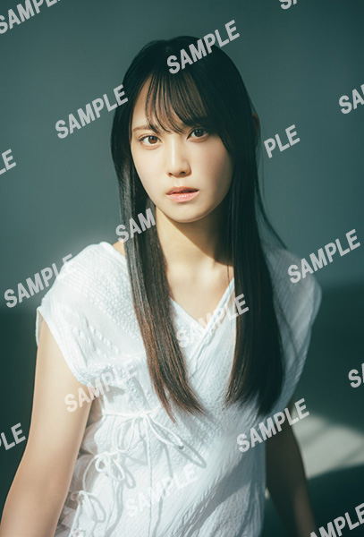 HMV限定特典：松尾桜（日向坂46）ポストカード》blt graph.vol.114