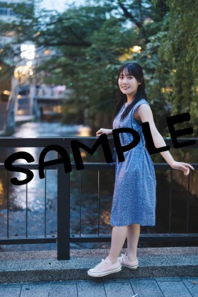坂倉花 1st写真集 Blooming : 坂倉花 | HMV&BOOKS online - 9784040760391