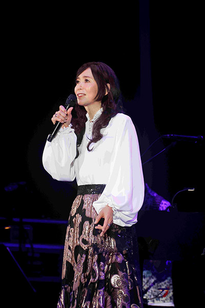 竹内まりや　B1サイズ　訳あり　折り曲げ発送 竹内まりや最新アルバムのライブCD付きバージョン発売、初ライブ ミュージシャン
