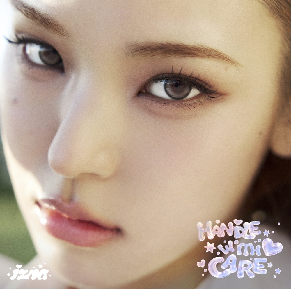 izna 待望の日本デビューミニアルバム『HANDLE WITH CARE』2026年9月2