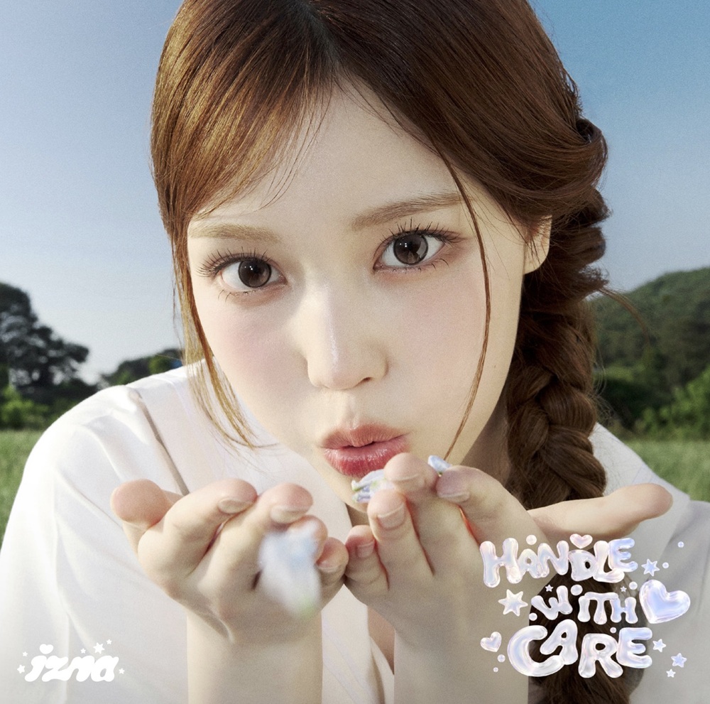 izna 待望の日本デビューミニアルバム『HANDLE WITH CARE』2026年9月2
