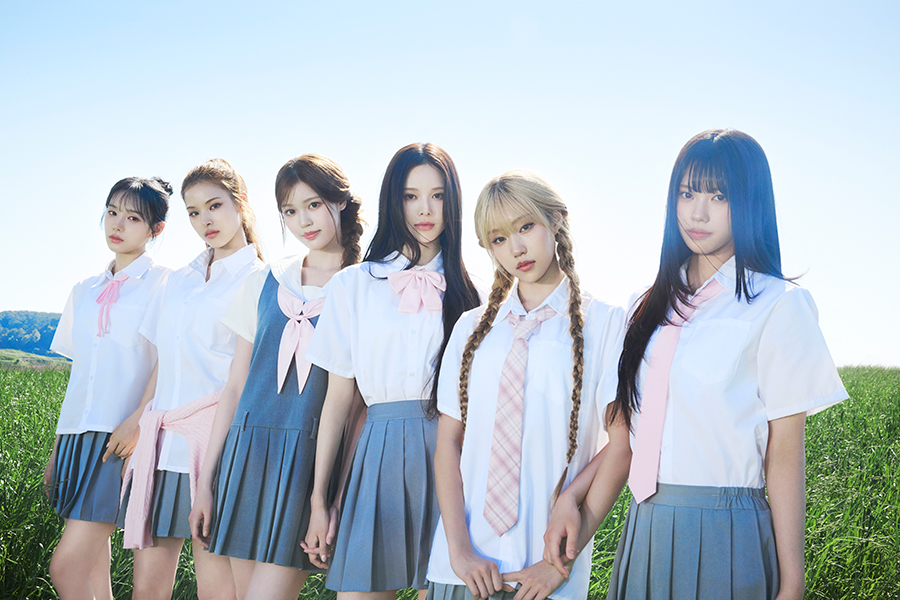 izna JAPAN 1st MINI ALBUM 『HANDLE WITH CARE』の発売を記念して