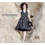 Veronika Mortensen/Catching Waves