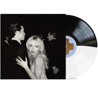 り*ん様 Sabrina Carpenter　直筆サイン入りカラーレコード Sabrina Carpenter vinyl 直筆サイン入り レコード - メルカリ