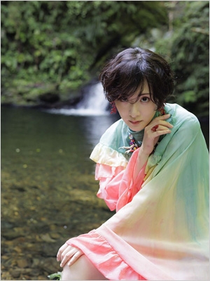 生駒里奈 写真集『ルリカケス』 : 生駒里奈 | HMV&BOOKS online