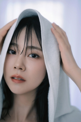 ハン・スンヨン写真集 Inside You, Inside Me の表紙