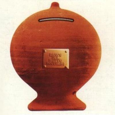 Banco Del Mutuo Soccorso: ファースト : Banco Del Mutuo Soccorso