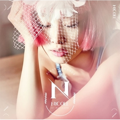 第一ネット KARA NICOLE FIRST ROMANCE 直筆サイン入りCD K-POP/アジア 