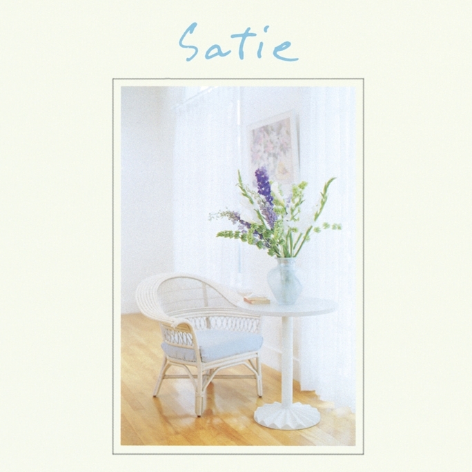 柴野さつき = Satsuki Shibano – サティのある部屋 = A Room