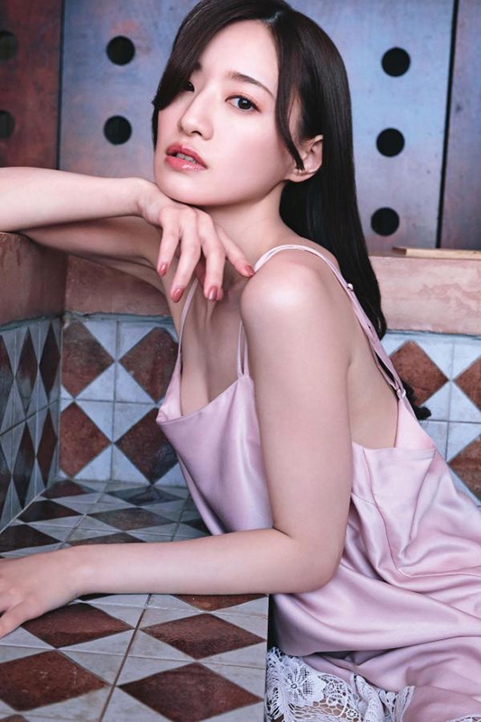 なかたかな様 中田花奈 2nd写真集 掻き立てる : Kana Nakada | HMV&BOOKS