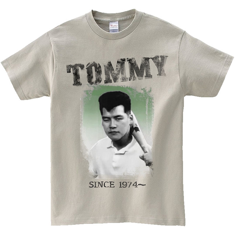 Tommy Tシャツ シルバーグレー S : 富澤たけし（サンドウィッチマン