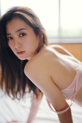 高田里穂写真集「完成された未完成」 : 高田里穂 | HMV&BOOKS online - 9784087900941