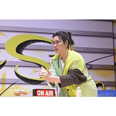 ジェーン・スーと堀井美香の「OVER THE SUN」2024年1月公演