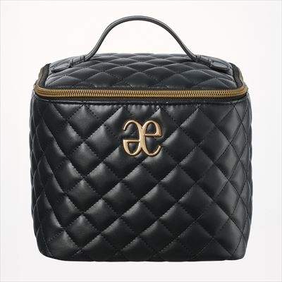 24B 新作【CHANEL】時代を超えるエレガンス★クラシック ポーチ 24B 新作【CHANEL】時代を超えるエレガンス☆クラシック ポーチ