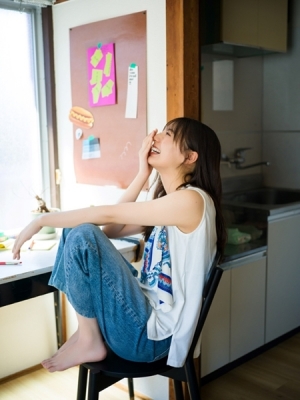 小坂菜緒 チェキ 2025年正月エール 小坂菜緒 振袖2025 ヨリ - メルカリ
