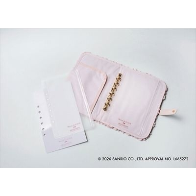 Maison de FLEUR × HELLO KITTY いちご マルチケース Maison de FLEUR×HELLO KITTY いちごマルチケースBOOK RED | 商品
