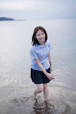 HMV&BOOKS online限定特典：渡辺莉奈（日向坂46）ポストカードB