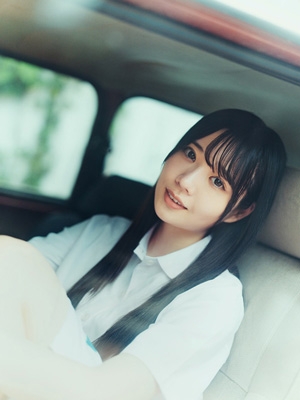 HMV&BOOKS online限定特典：渡辺莉奈（日向坂46）ポストカードC