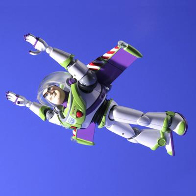 特撮リボルテック SERIES No.011 BUZZ LIGHTYEAR (バズ・ライトイヤー) Amazon | 特撮リボルテック SERIES No.011 BUZZ LIGHTYEAR (バズ