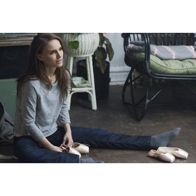 Amazon.co.jp: ブラック・スワン 3枚組ブルーレイ＆DVD＆
