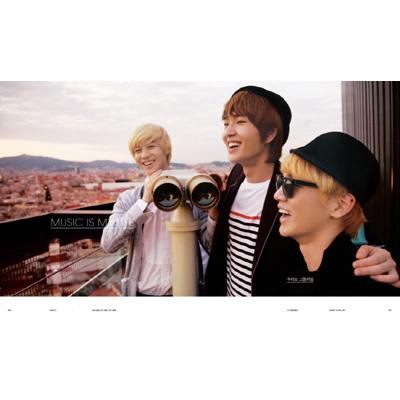 SHINeeのバルセロナ旅行エッセイ 「太陽の子供たち」 : SHINee