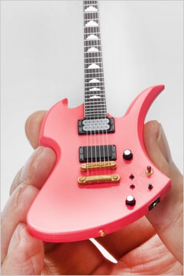 hide Guitar Collection “ショッキングピンク”-Official Figure Set