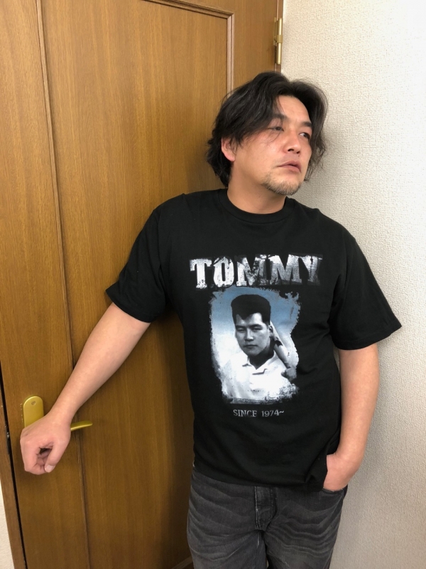 サンドウィッチマン 富澤たけし  Tシャツ　サイズM 新品 未開封 Tommy Tシャツ 黒 Mサイズ : 富澤たけし（サンドウィッチマン