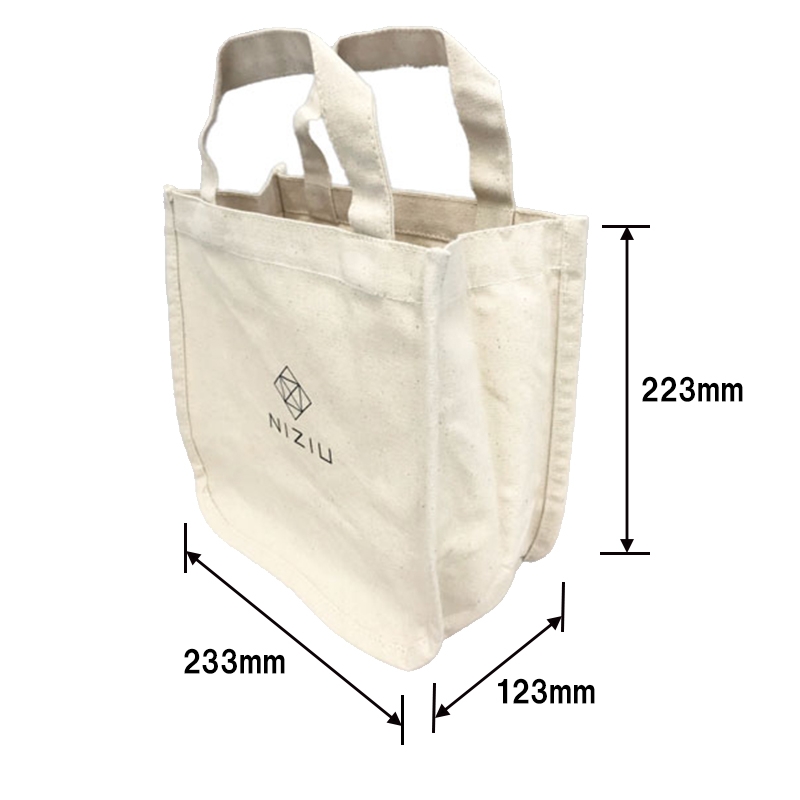 NiziU リオ 缶バッジ トートバッグ まとめ売り ランチトート(ナチュラル)【Loppi・HMV限定】 : NiziU