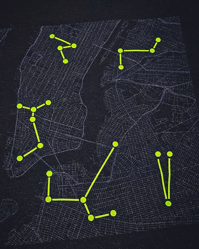 美品 小沢健二 NYC地図に星座スウェット サイズL ネイビー トレーナー 美品 小沢健二 NYC地図に星座スウェット サイズL ネイビー
