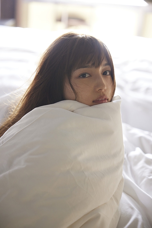 川口春奈 フォト＆スタイルブック「I AMU HARUNA」 : 川口春奈